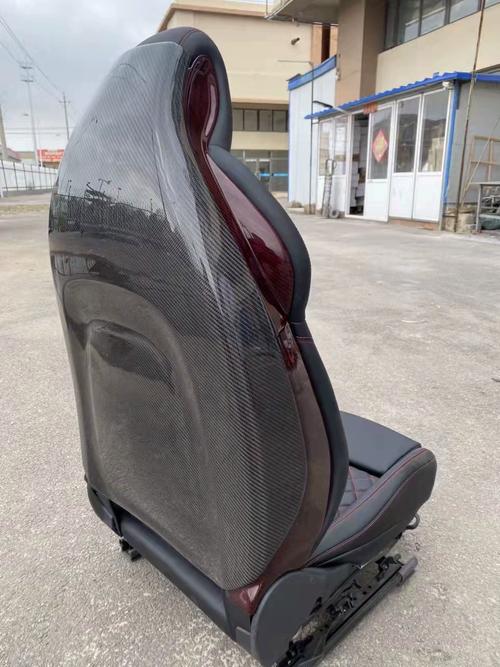 奧迪S4碳纖維座椅背板套件 升級內(nèi)飾，彰顯運動風(fēng)范